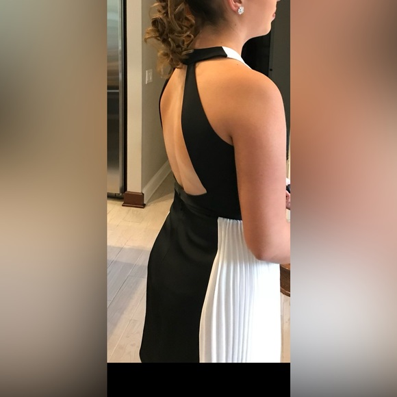 BCBG White and Black High neck open back dress - Picture 4 of 6